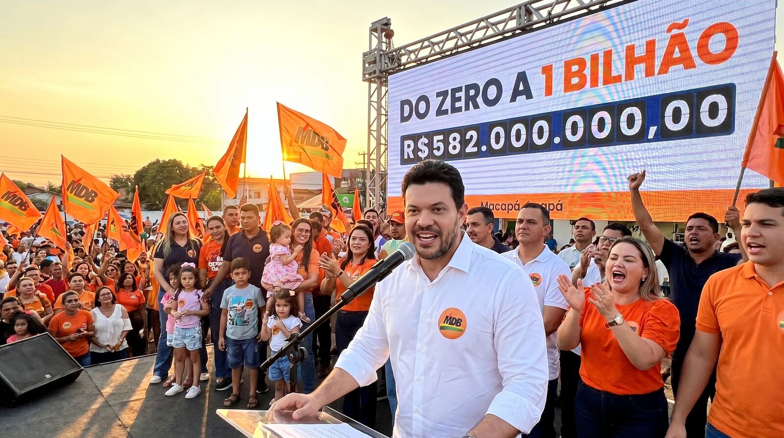 Acácio em comício